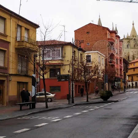 Housingleon - El Patio Catedral * Leon